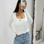 Beyaz Kare Yaka Parmak Geçmeli Bluz