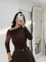 Kahverengi Kayık Yaka Bluz - Görsel 2