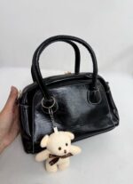 Siyah Ayıcık Aksesuar Parlak Deri Çanta - Görsel 4