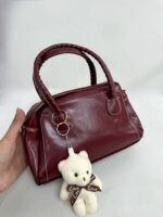 Bordo Ayıcık Aksesuar Parlak Deri Çanta - Görsel 4