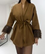 Kahverengi Kolları Tüylü Kısa Kaban - Görsel 2