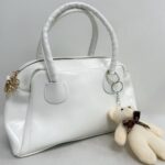 Beyaz Ayıcık Aksesuar Parlak Deri Çanta