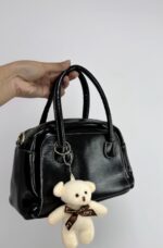 Siyah Ayıcık Aksesuar Parlak Deri Çanta