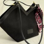 Siyah Deri Detay Süet Çanta