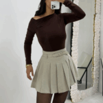 Bej Pileli Kemerli Şort Etek