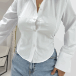 Beyaz Belden Oturtmalı Gömlek