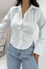 Beyaz Belden Oturtmalı Gömlek