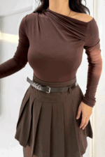 Kahverengi Kayık Yaka Bluz