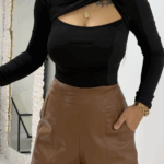 Siyah Dekolteli Bluz