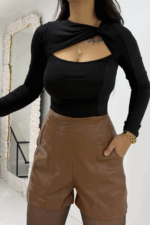 Siyah Dekolteli Bluz