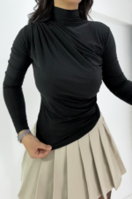 Siyah Büzgülü Bluz
