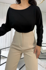 Siyah Kayık Bluz