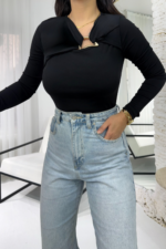 Siyah Tokalı Bluz