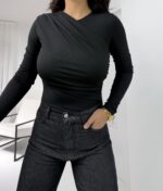 Siyah Büzgülü Bluz - Görsel 4