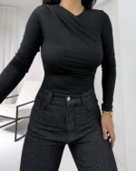 Siyah Büzgülü Bluz - Görsel 3