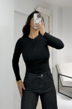 Siyah Büzgülü Bluz