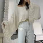 Krem Püsküllü Yarasa Kol Kazak