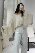 Krem Püsküllü Yarasa Kol Kazak