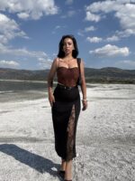 Siyah Dantel Yırtmaç Detay Kemerli Midi Etek - Görsel 4